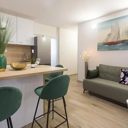 Split Apartment Apartment