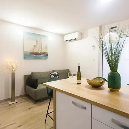 Split Apartment