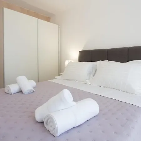Split Apartment Apartment Split