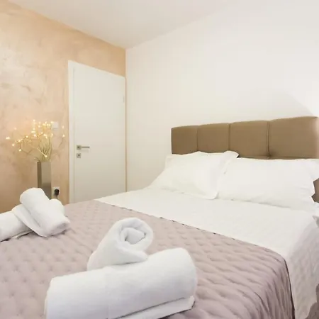 Split Apartment Apartment